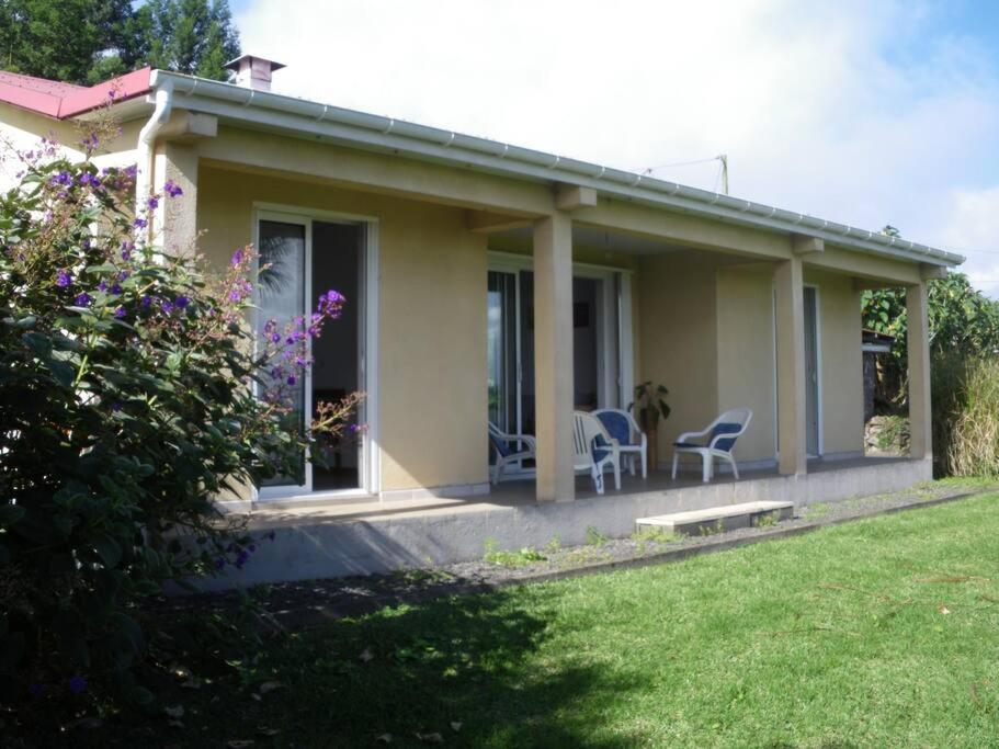 Le Tibouchina , Gite Chaleureux A La Ferme Le Tampon Exterior photo