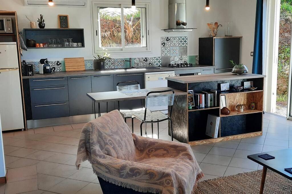 Le Tibouchina , Gite Chaleureux A La Ferme Le Tampon Exterior photo